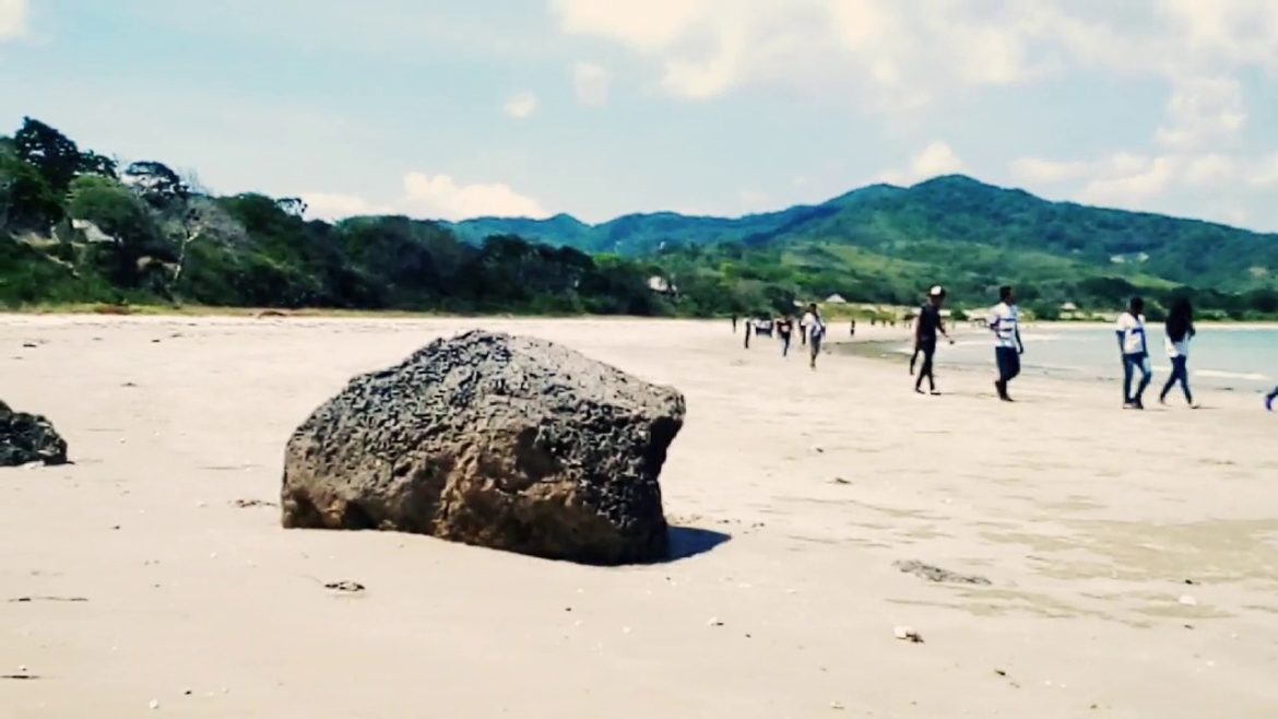 Keindahan Pantai Teres Yang Instagramable Di Pulau Timor